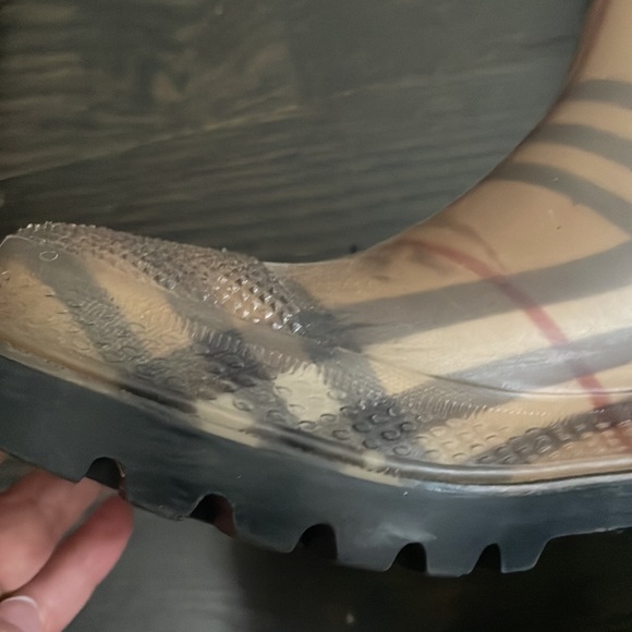 Burberry Haymarket Nova Check rain boots size 36. Excellent condition - Picture 13 of 16
